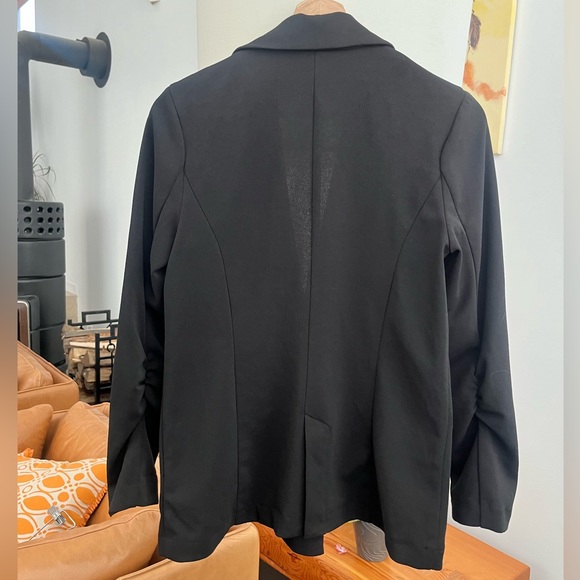 Lulu’s Black Blazer Jacket - Picture 3 of 4
